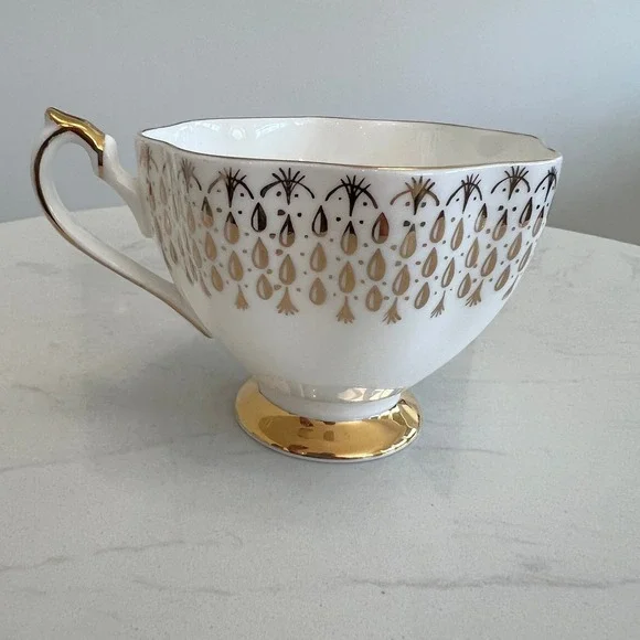 Queen Anne Bone China Snack Set Gold Filigree Teacup Tray England Vtg Tea Party - Picture 10 of 15